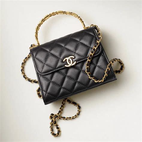 chanel oyster handbag|Chanel dropped bag.